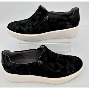 Clarks Layton Step Slip On Sneaker Black Suede Camo Side Zip Womens 6.5 New